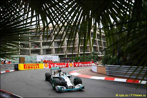 Льюис Хэмилтон