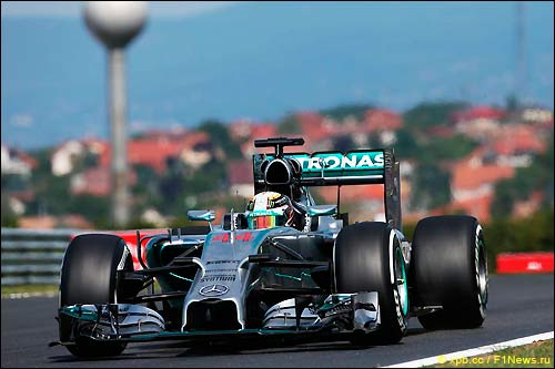 Льюис Хэмилтон