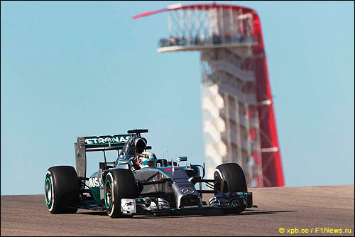 Льюис Хэмилтон