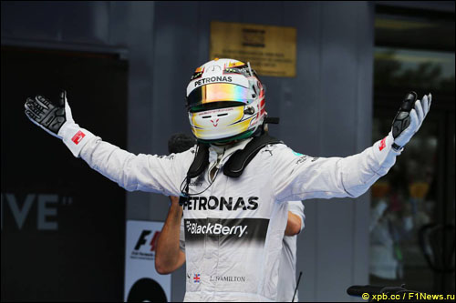 Льюис Хэмилтон