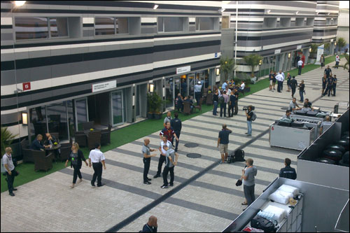 Паддок сочинской трассы