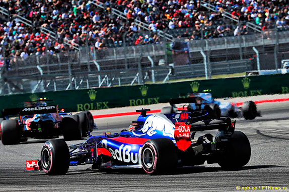 Даниил Квят на трассе в Остине