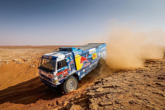  КАМАЗ Дмитрия Сотинкова на трассе ралли-рейда