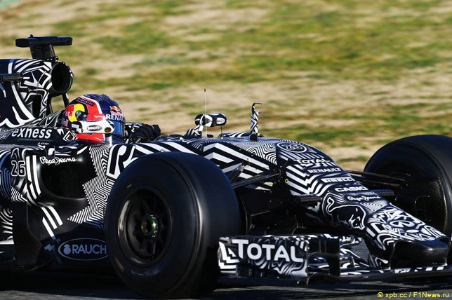 Даниил Квят на тестах в Барселоне