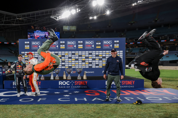 Вот так 51-летний Себастьен Лёб и 23-летний Виктор Мартен отметили победу в Кубке наций, фото пресс-службы ROC