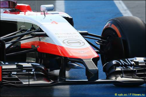 Marussia MR03