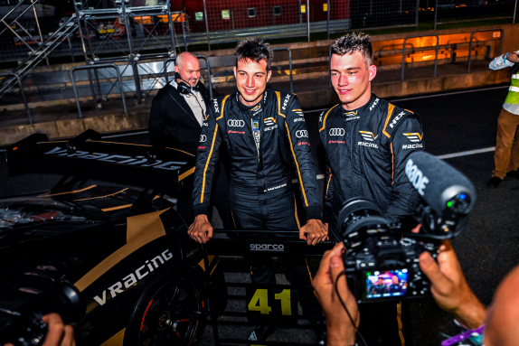 Экипаж V Racing – Александр Вартанян и Денис Булатов