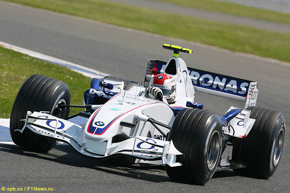 Роберт Кубица в Сильверстоуне за рулём машины BMW Sauber, 2006 год
