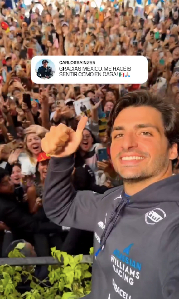 Карлос Сайнс на встрече с мексиканскими болельщиками в Мехико, фото из социальных сетей