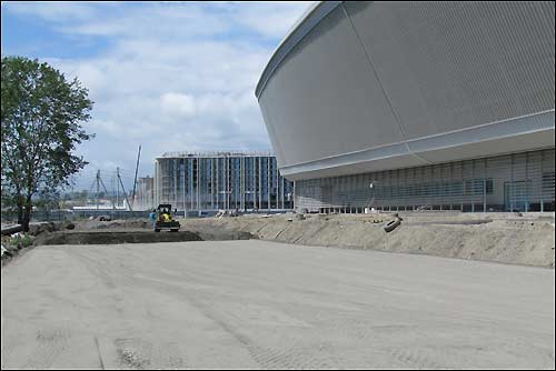 Замена грунта под будущей трассой в районе Крытого конькобежного центра
