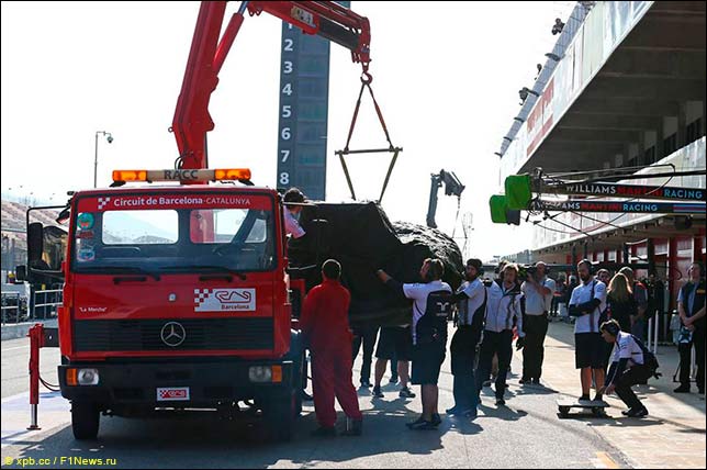 Повреждённую машину Сьюзи Вольфф вернули команде