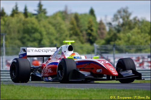 Роберто Мери на машине Zeta Corse на Moscow Raceway - антикрылья настроены на максимальную прижимную силу