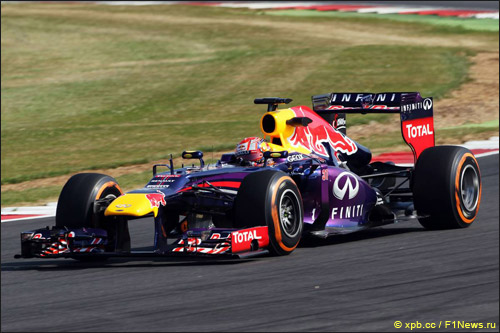 Антониу Феликс да Кошта на тестах в Сильверстоуне