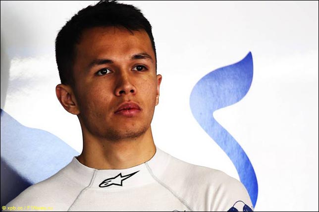 Александер Элбон