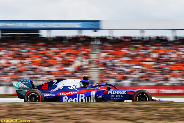 Александер Элбон