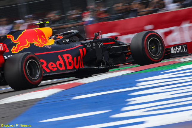 Александер Элбон