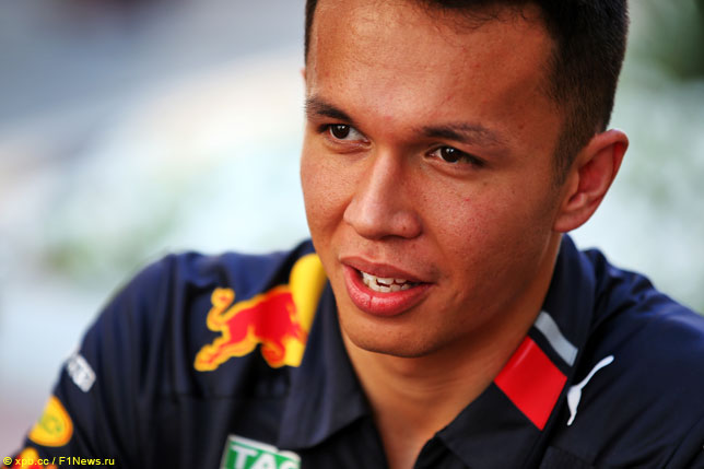 Александер Элбон