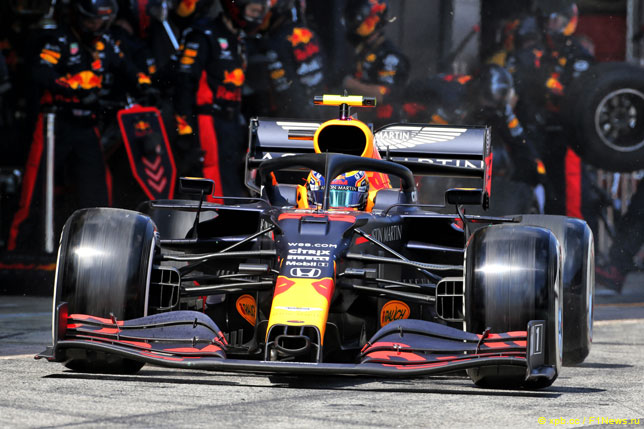 Александер Элбон