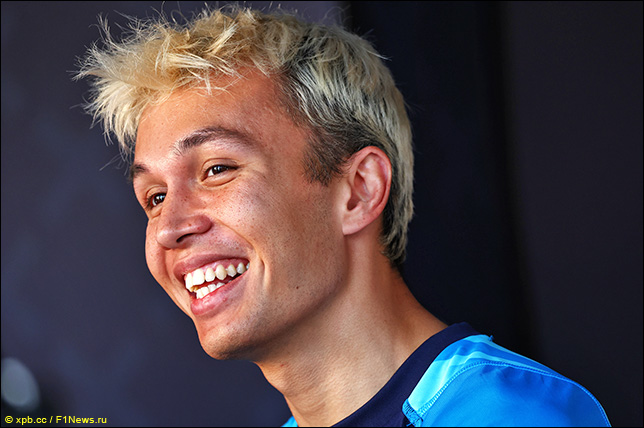 Алекс Элбон