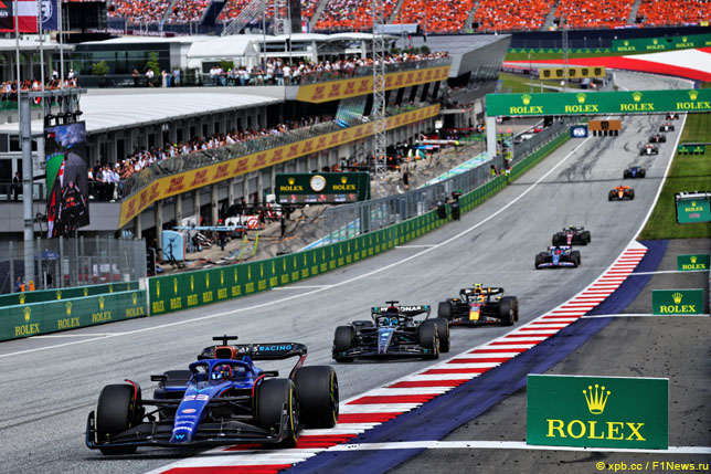 Алекс Элбон