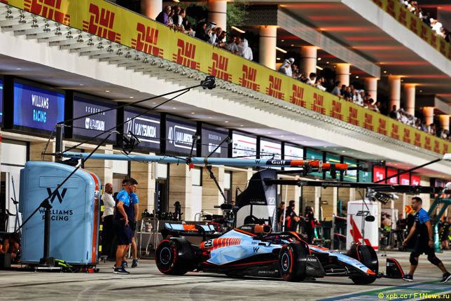 Алекс Элбон