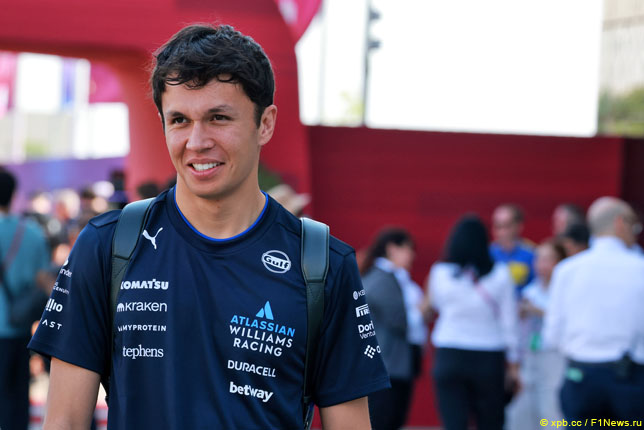 Алекс Элбон