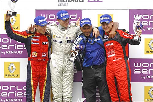 Подиум после первой гонки в Спа, победа - у Михаила Алёшина