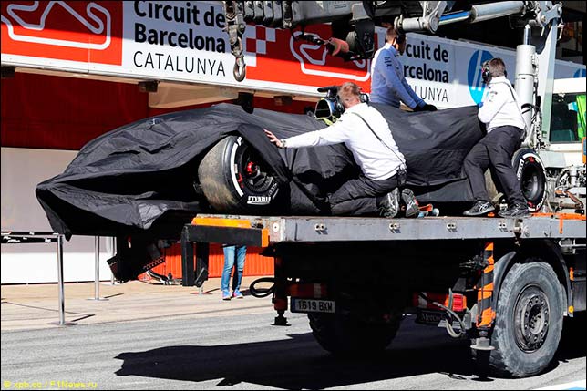 Машина Фернандо Алонсо после аварии