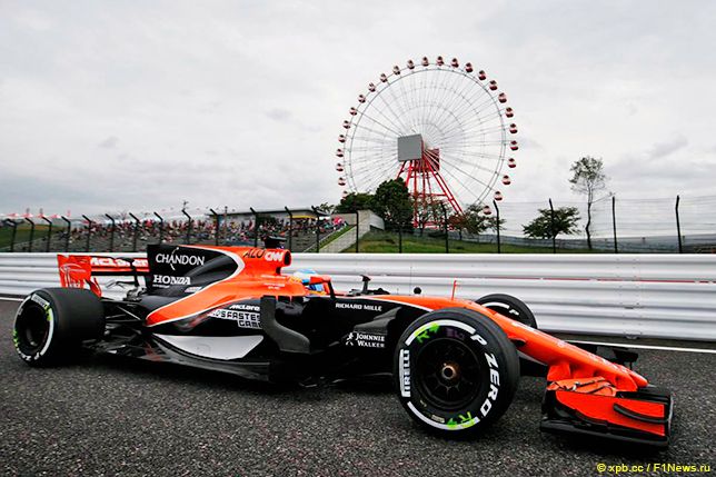 Фернандо Алонсо на трассе в Сузуке