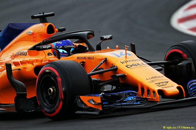 Фернандо Алонсо на тестах в Барселоне