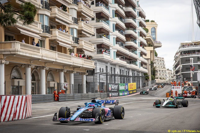 Фернандо Алонсо и Льюис Хэмилтон в Монако