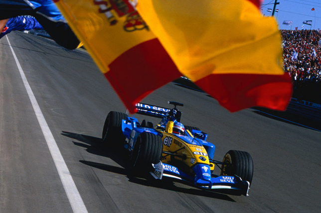 Фернандо Алонсо пересекает линию финиша Гран При Венгрии, 2003 год