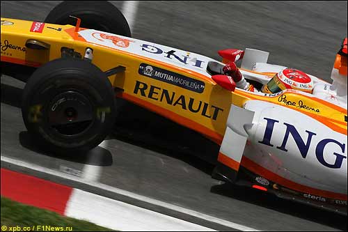 Фернандо Алонсо во время квалификации в Сепанге