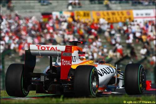 Фернандо Алонсо на трассе Гран При Японии