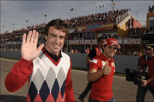 Фернандо Алонсо и Фелипе Масса на празднике Ferrari в Валенсии