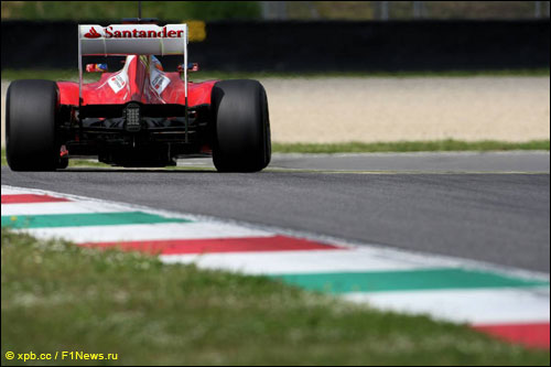 Фернандо Алонсо на тестах в Муджелло