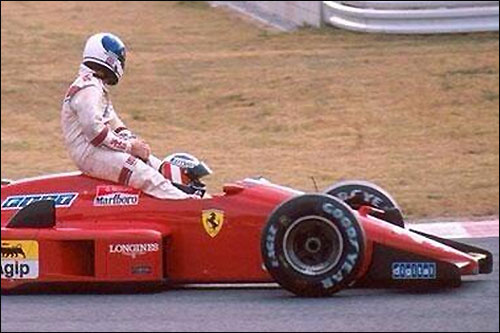 Герхард Бергер подвозит Дерека Уорика, 1988 год