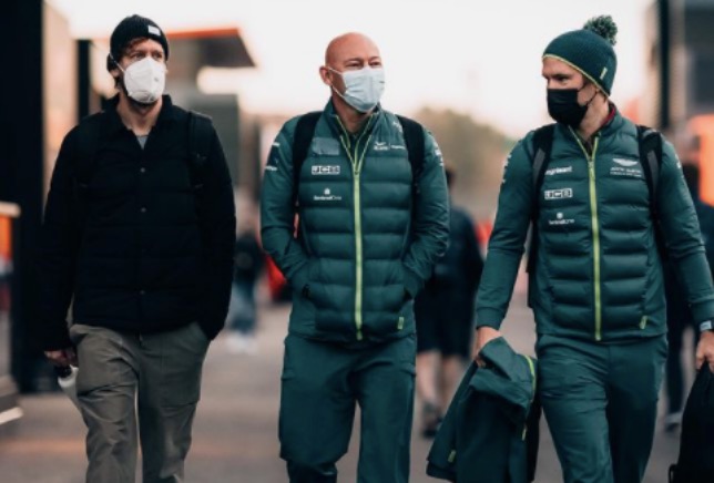 Марк Арнелл (в центре) с Себастьяном Феттелем и Антти Контсасом, фото из Instagram Марка Арнелла