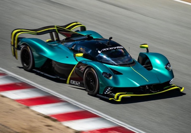 Aston Martin Valkyrie в гоночной версии AMR Pro, фото Aston Martin