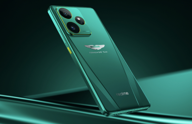 Смартфон realme GT 7 Dream Edition, фото пресс-службы Aston Martin