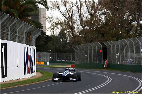Рубен Баррикелло на трассе в Альберт-парке