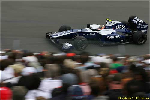 Нико Хюлкенберг на трассе в Монреале