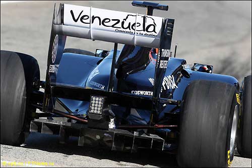 Рубенс Баррикелло за рулем Williams FW33 на тестах в Валенсии