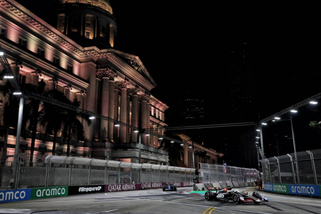 Машина Haas на трассе в Сингапуре, 2024 год, фото XPB