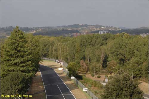 Автодром имени Энцо и Дино Феррари в итальянской Имоле