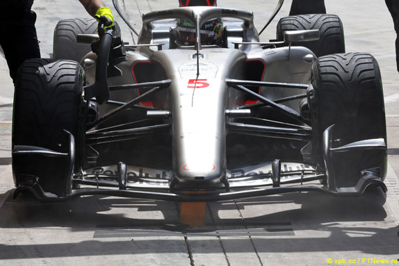 Переднее антикрыло Audi R26