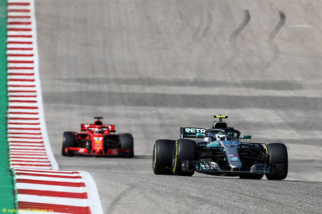 Под конец гонки Валттери Боттас уже не мог сдерживать натиска Себастьяна Феттеля