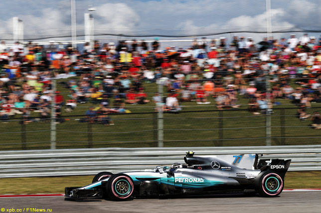Валттери Боттас за рулём Mercedes W08, 2017 год