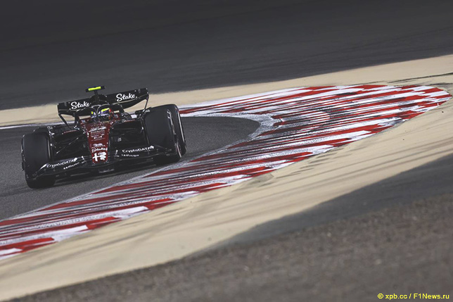 Гуаньюй Чжоу на трассе в Бахрейне