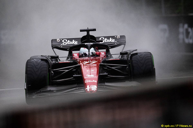 Валттери Боттас на залитой дождём трассе в Монреале